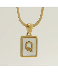 Letter Q Stainless Steel Plating Inlay Shell 18K Gold Plated Pendant Necklace