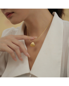 Model Show Fashion Simple Style Striped Scalloped Shell Texture Pendant Stainless Steel Necklace 