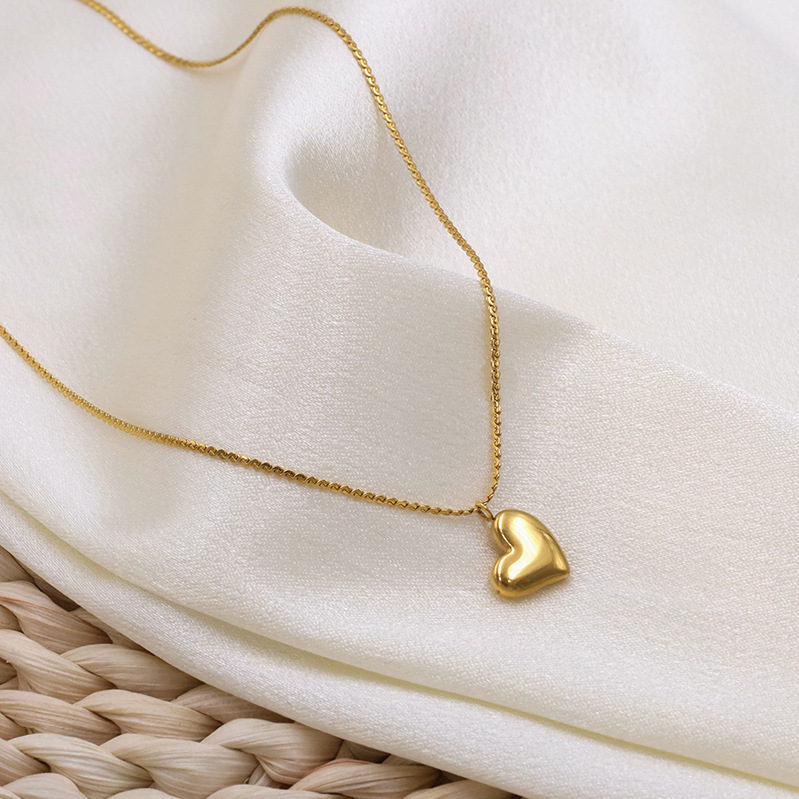 Hot Sale Non-fading Heart Pendant Necklace Stainless Steel Necklace