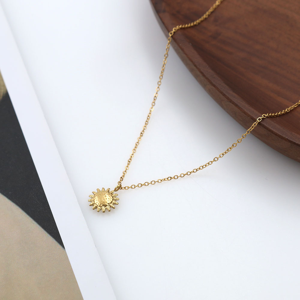 Gold Color Sunflower Pendant Necklace Fashion Minimalism Women's 18K Gold Clavicle Chain Necklace