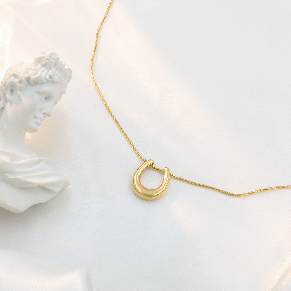 Gold Color Horseshoe Pendant Necklace Stainless Steel U-shaped Necklace 