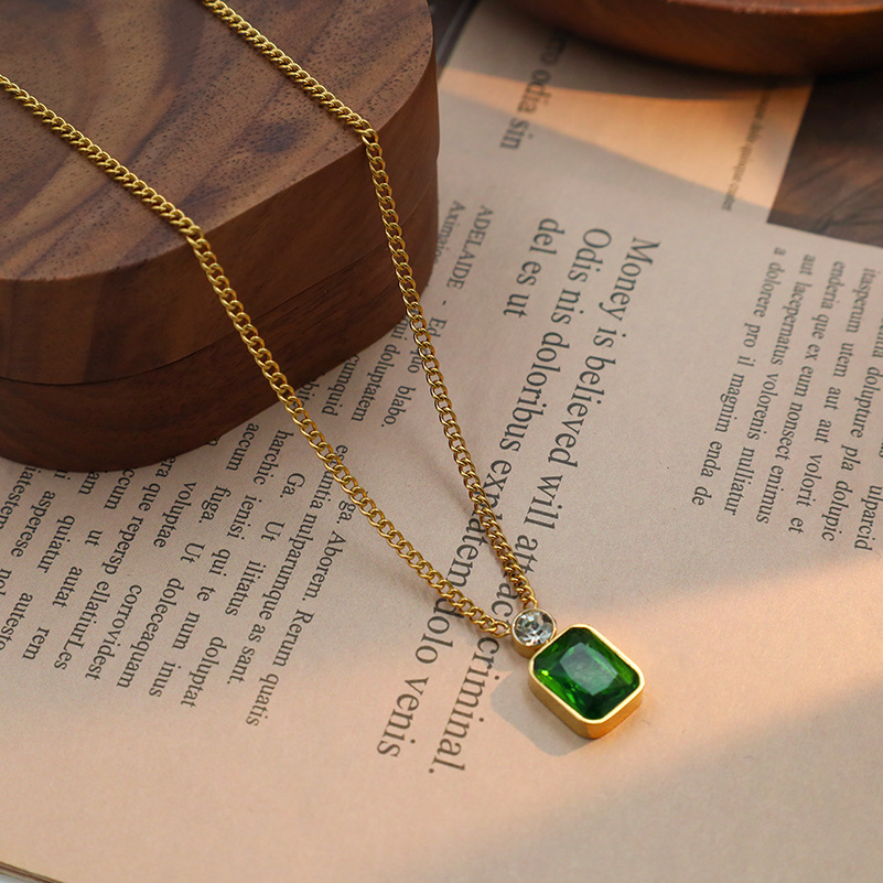 Fine Jewelry Zircon Emerald Pendant Clavicle Chain Gold-plated Necklace Stainless Steel Necklace 