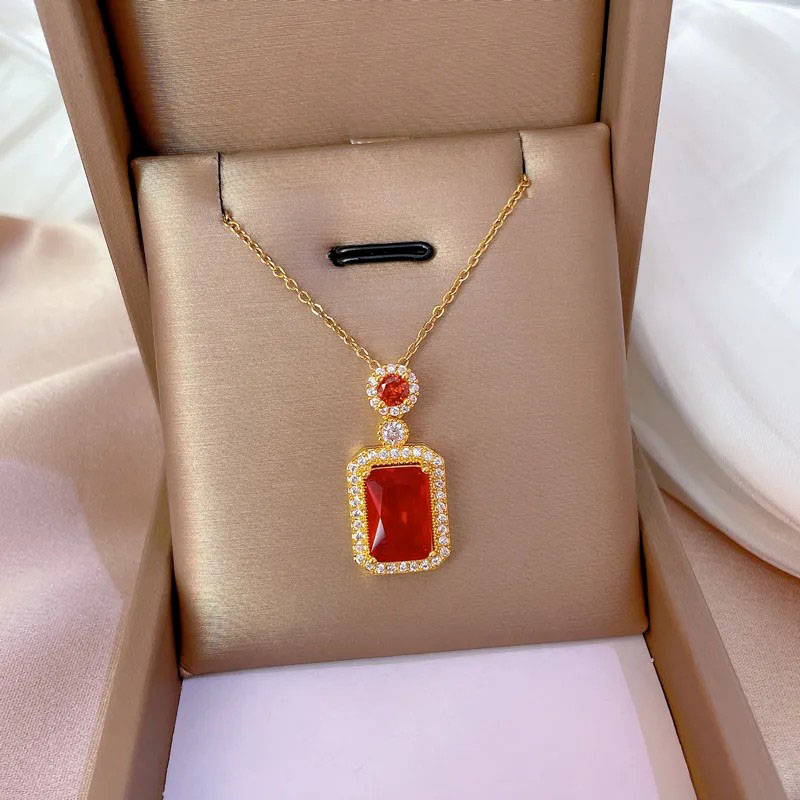 luxurious square inlaid zircon pendent necklace