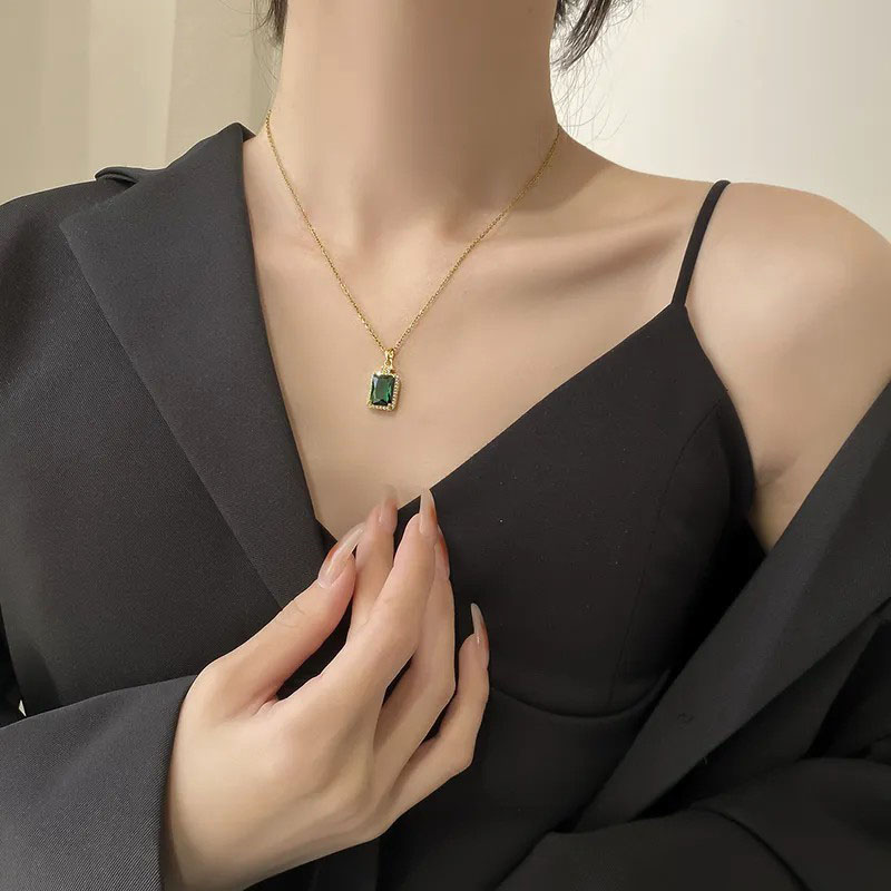 Inlay Artificial Gemstones, Titanium Steel Pendant Necklace