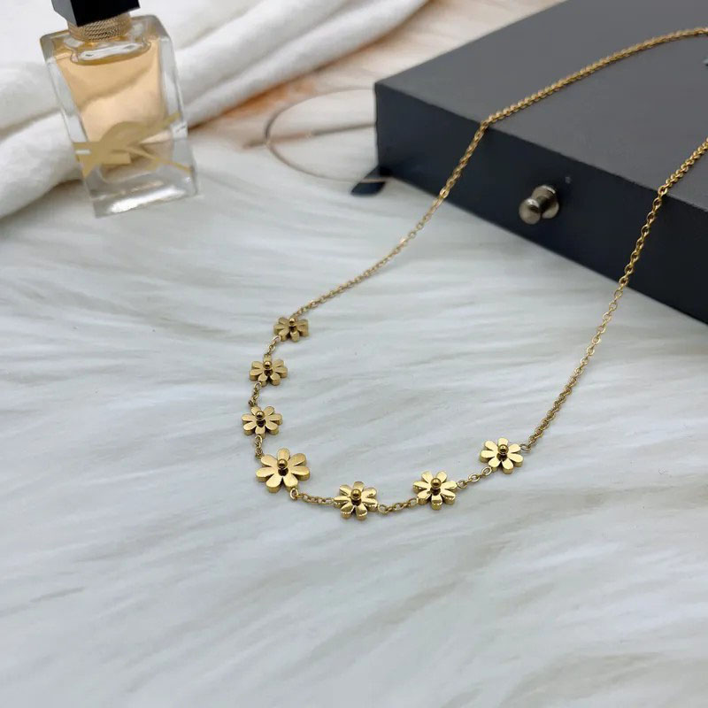 Seven Daisies Golden, Stainless Steel Necklace