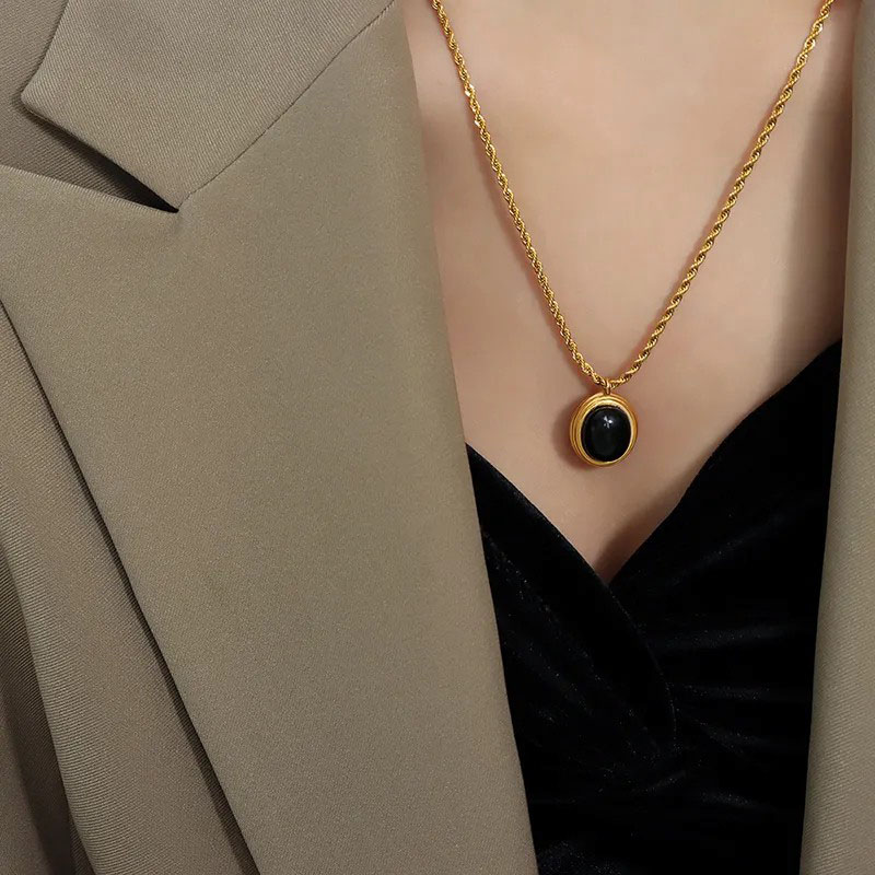oval pendent, black glass gold necklace