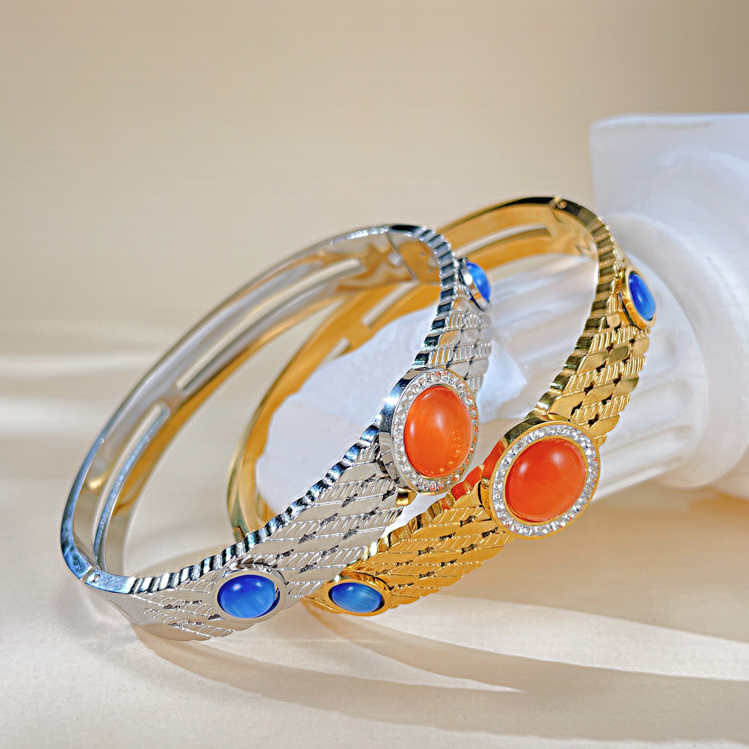 Retro Light Luxury Inlaid Color Natural Stone Stainless Steel Bangle