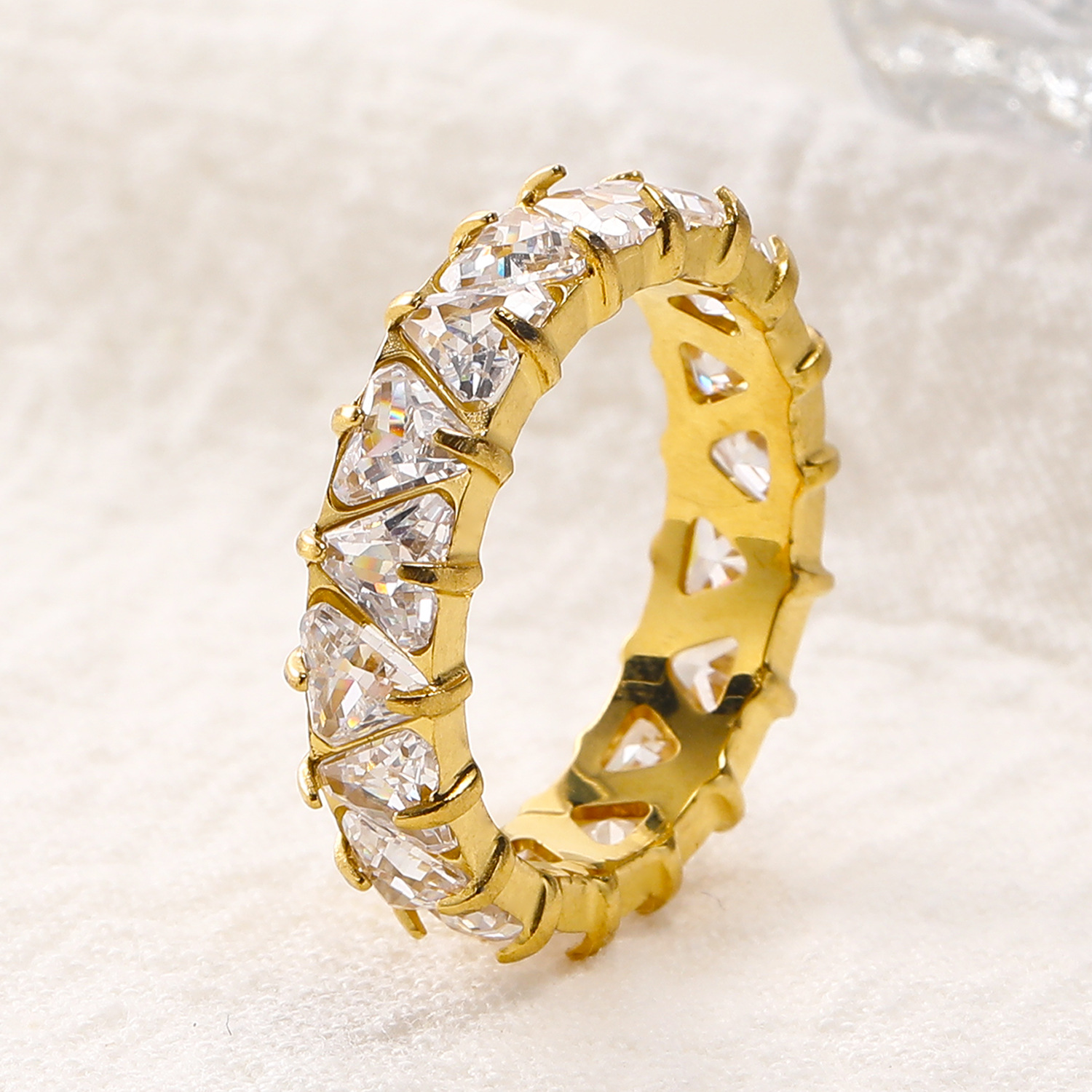 White Triangle Diamond Inlaid Stainless Steel Ring 