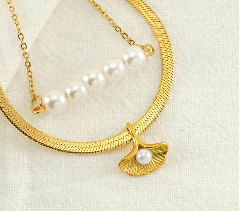 Double Layered Wearing Ginkgo Leaf Pearl Design Necklace