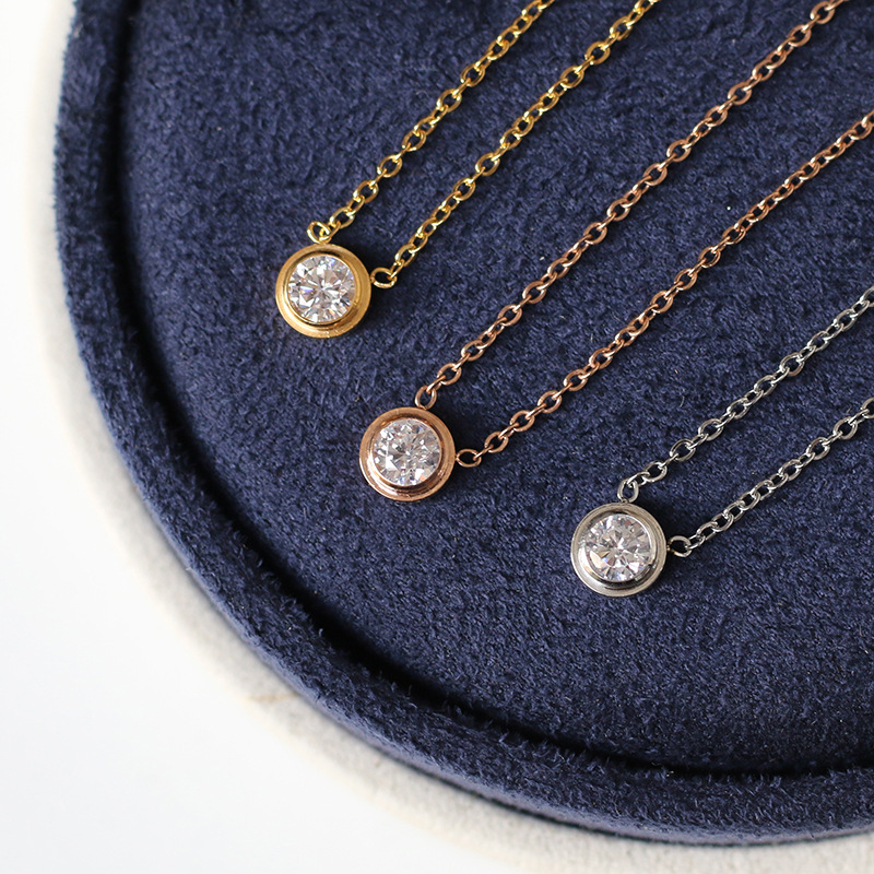 Single Diamond Clavicle Chain Necklace