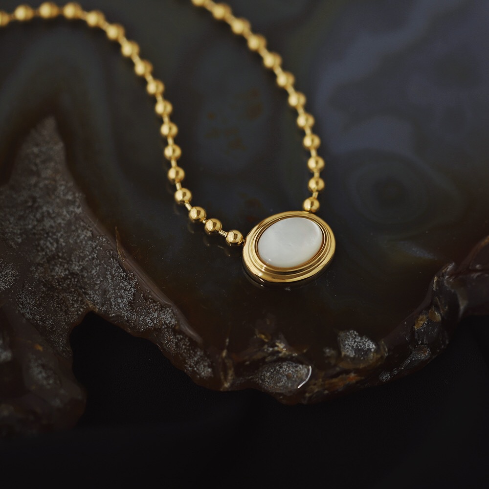 Oval Natural Shell Wave Bead Gold Bead Stainless Steel Necklace
