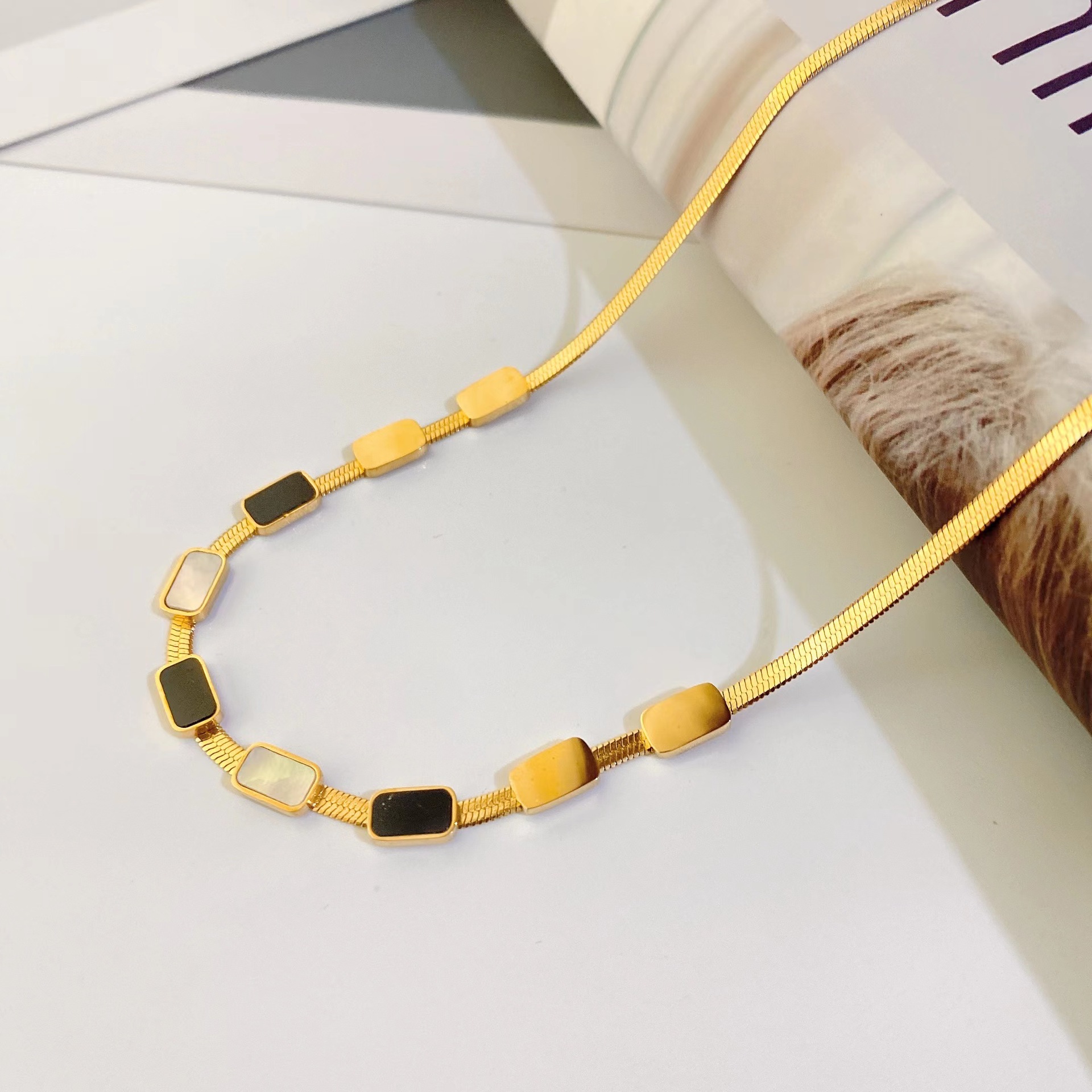 flat chain, gold color