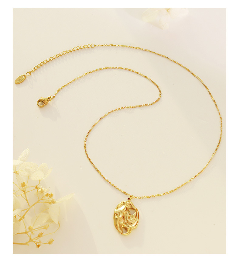 gold color, round disc