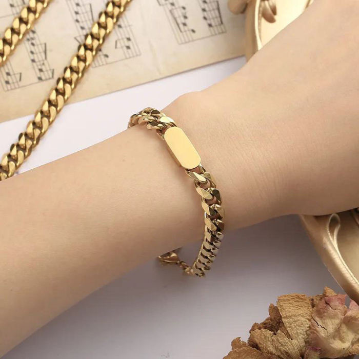 fashion necklace
