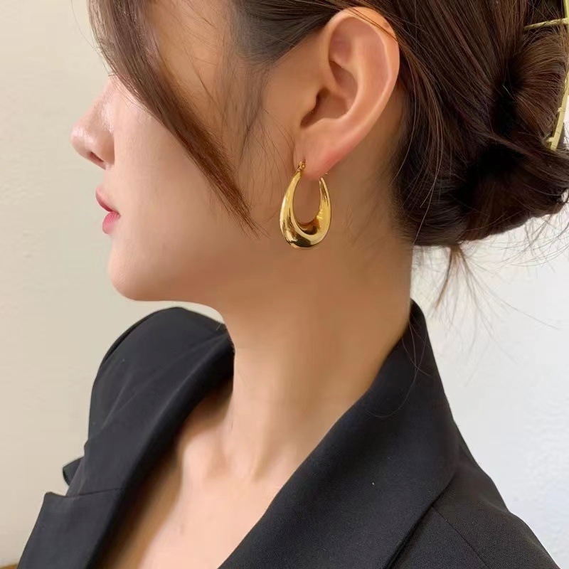 fashion earring, minimalist style earring