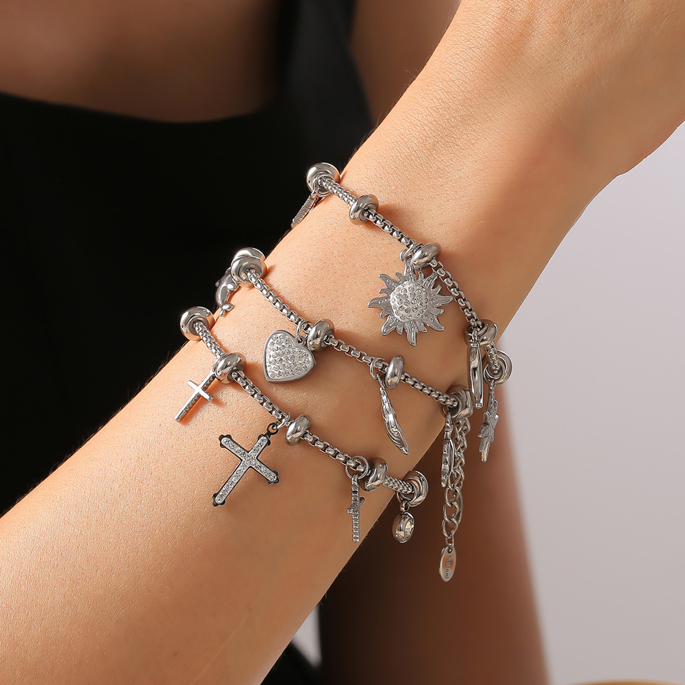 Model Show Box Chain With Multi-element Pendant Diamond Bracelet