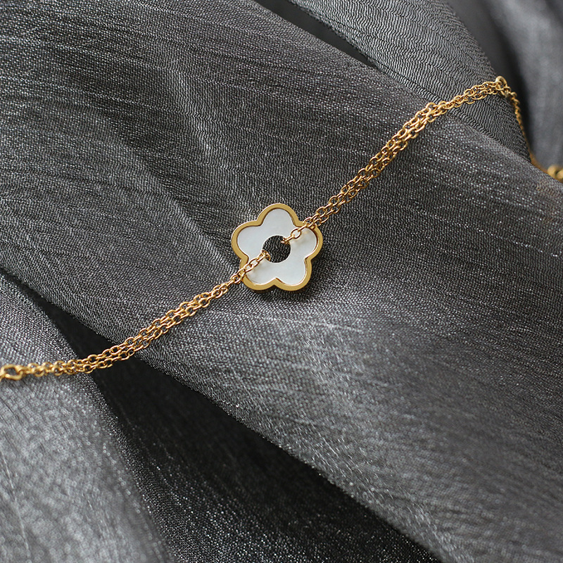 Small Daisy Flowers Stainless Steel Bracelet